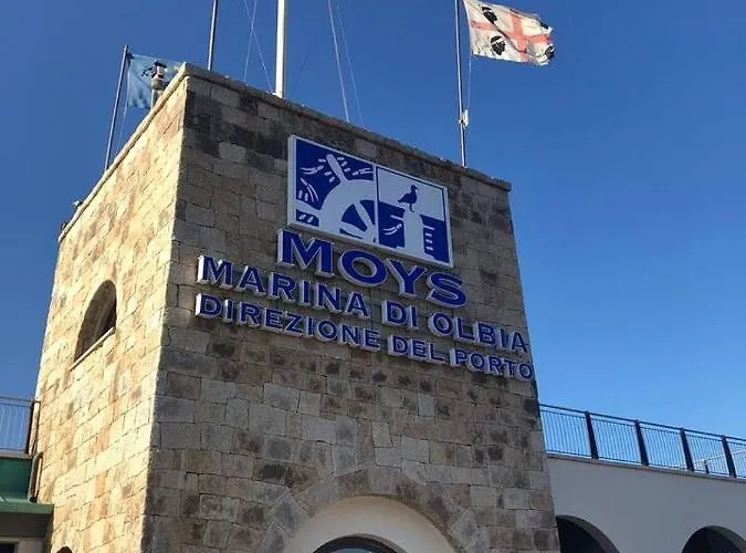 Magic Dalu Con Posto Auto Ольбия